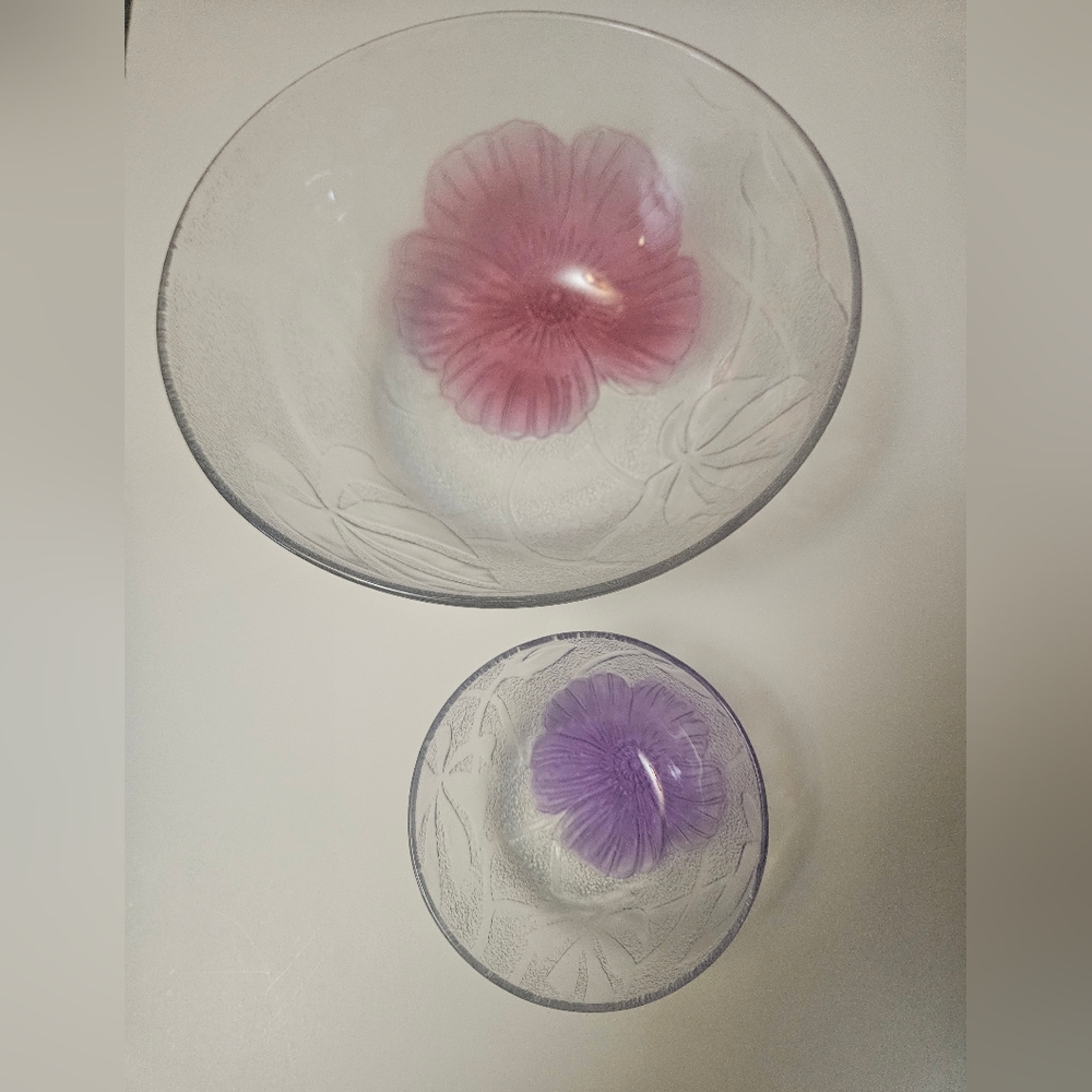 Vintage KIG Indonesia pressed glass floral serving bowl set of 2 EUC